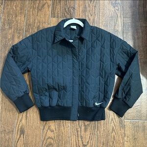 Nike Women's Sportswear Essentials Quilted Woven Jacket